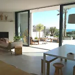 Magnifique Maison Posee Sur Le Sable Face A La