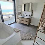 Villa Magnifique Maison Posee Sur Le Sable Face A La