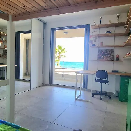 Magnifique Maison Posée Sur Le Sable Face à La Villa