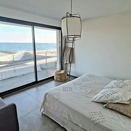 Magnifique Maison Posée Sur Le Sable Face à La *